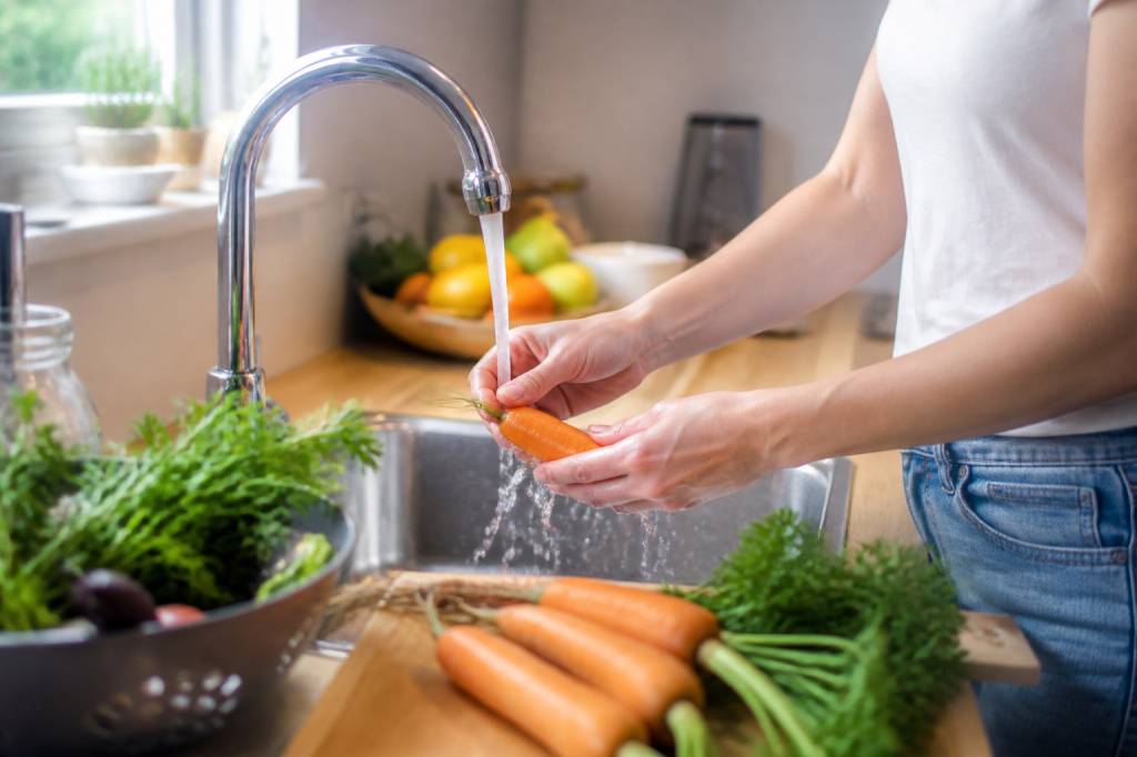 Consommation eau moyenne par personne : chiffres, usages et conseils pour réduire son impact